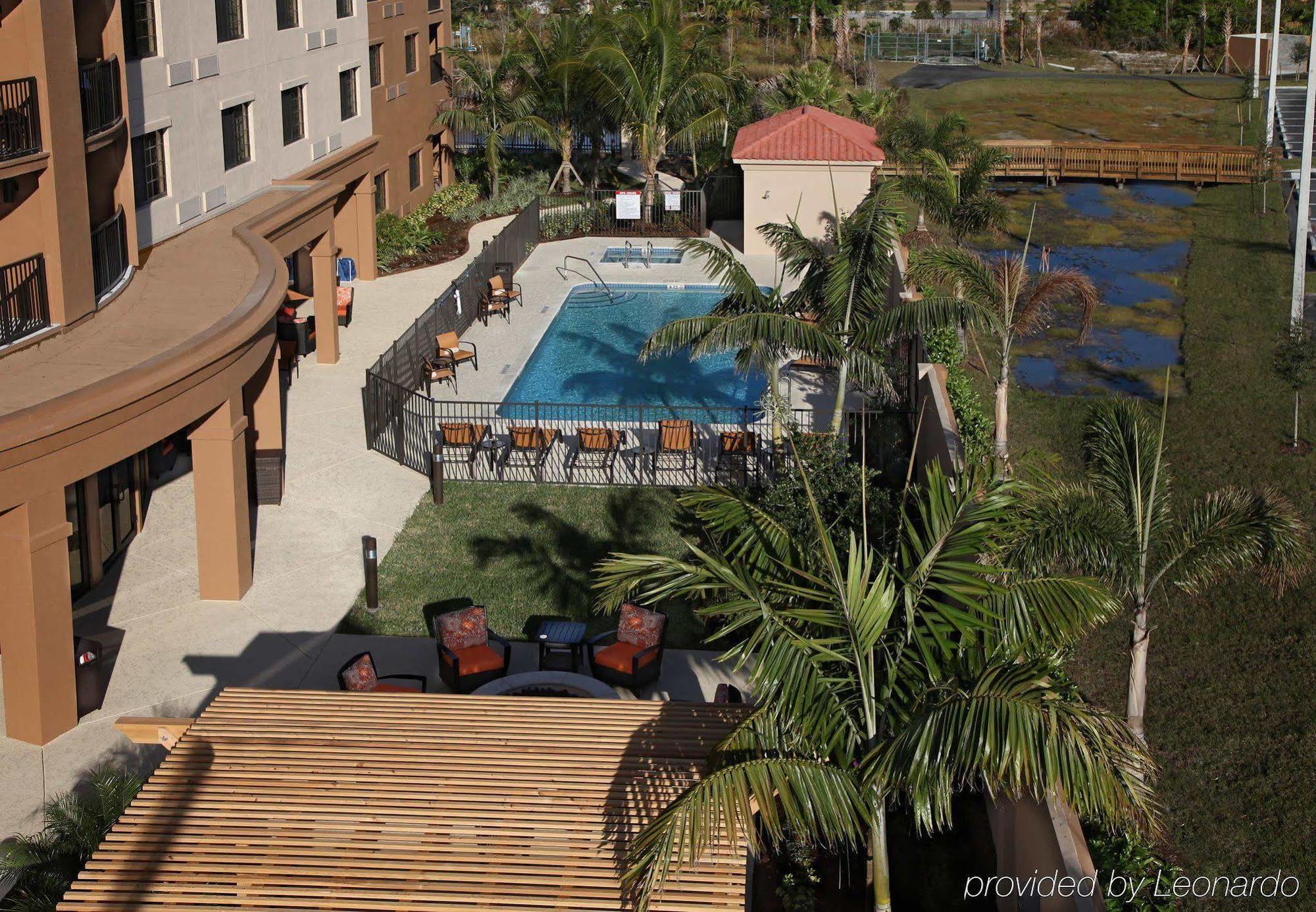 Courtyard By Marriott Stuart Hotel Exterior photo